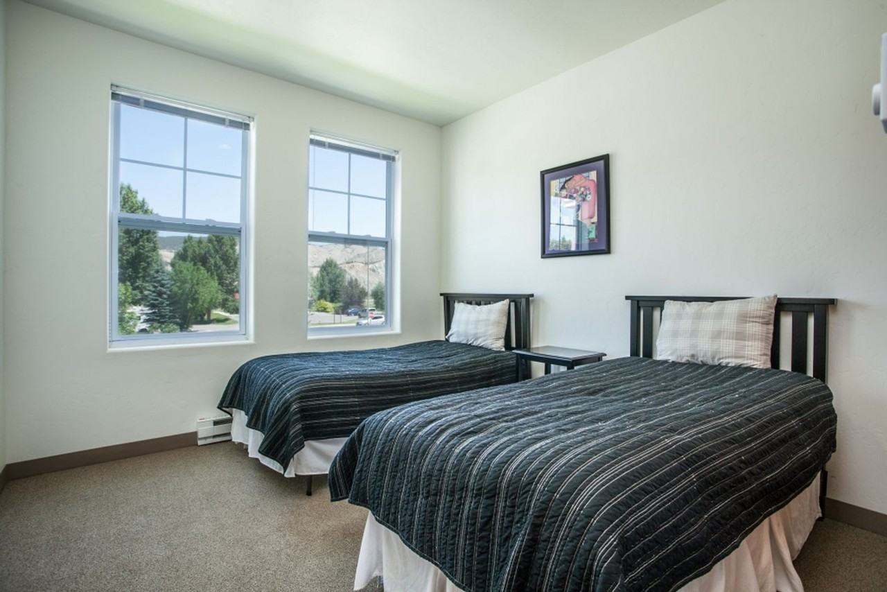 Sylvan Flats Apartments - Photo 4 of 50