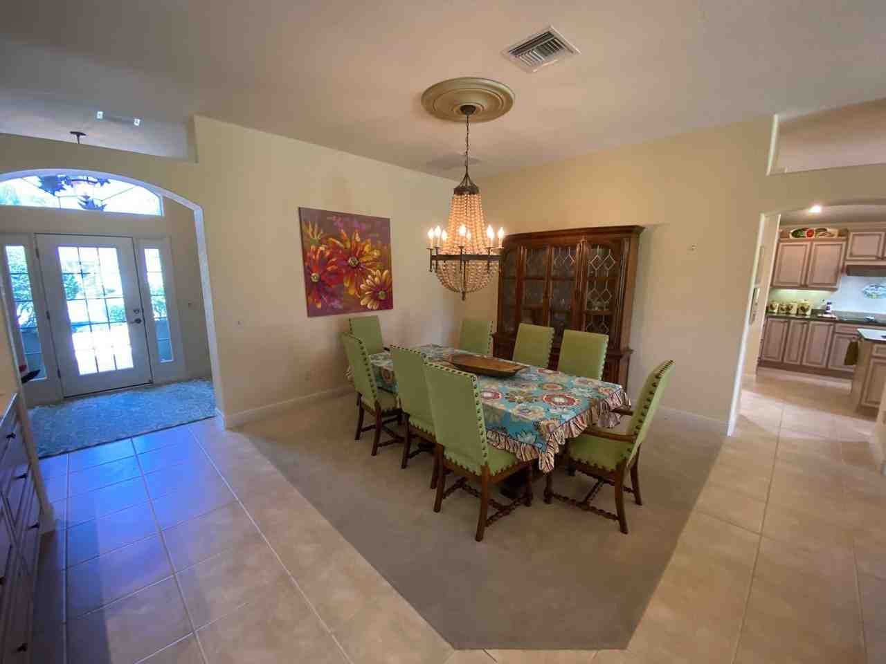 733 Winifred Way - Photo 5 of 50