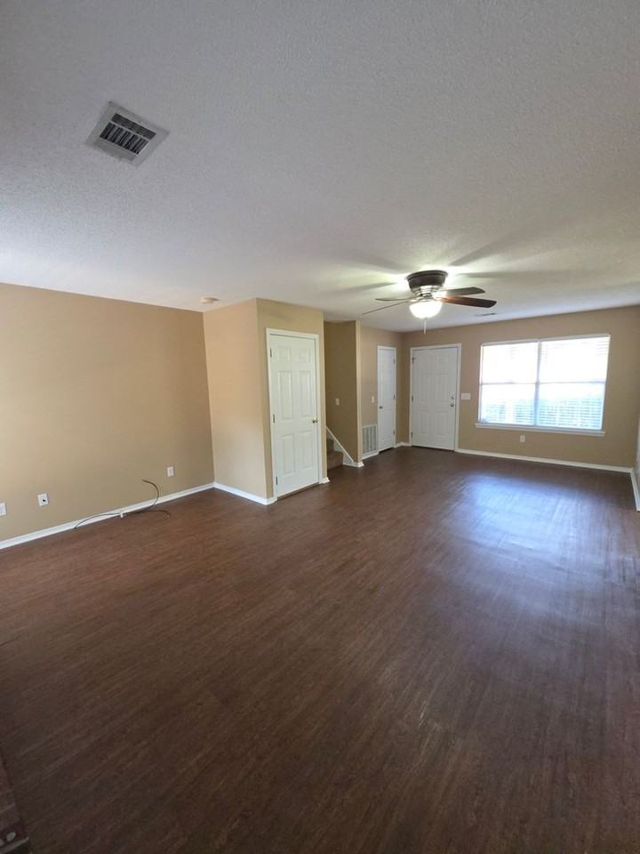 4230 Tanya Cir - Photo 3 of 28