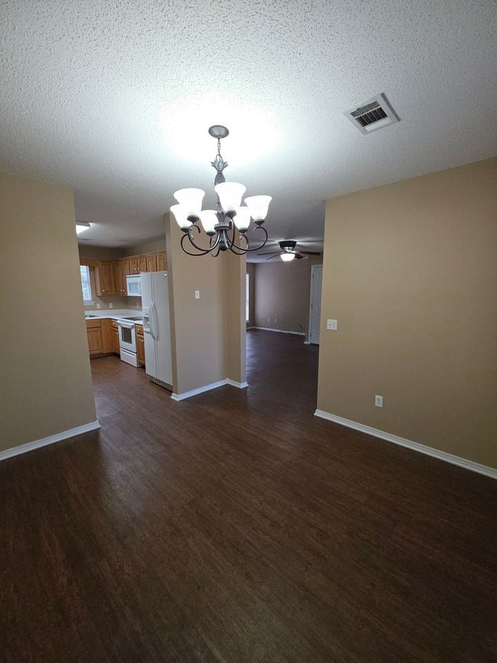4230 Tanya Cir - Photo 5 of 28