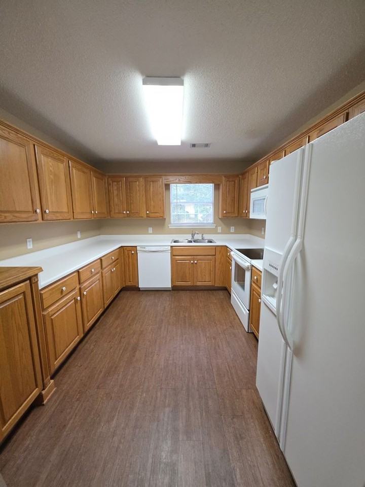 4230 Tanya Cir - Photo 7 of 28