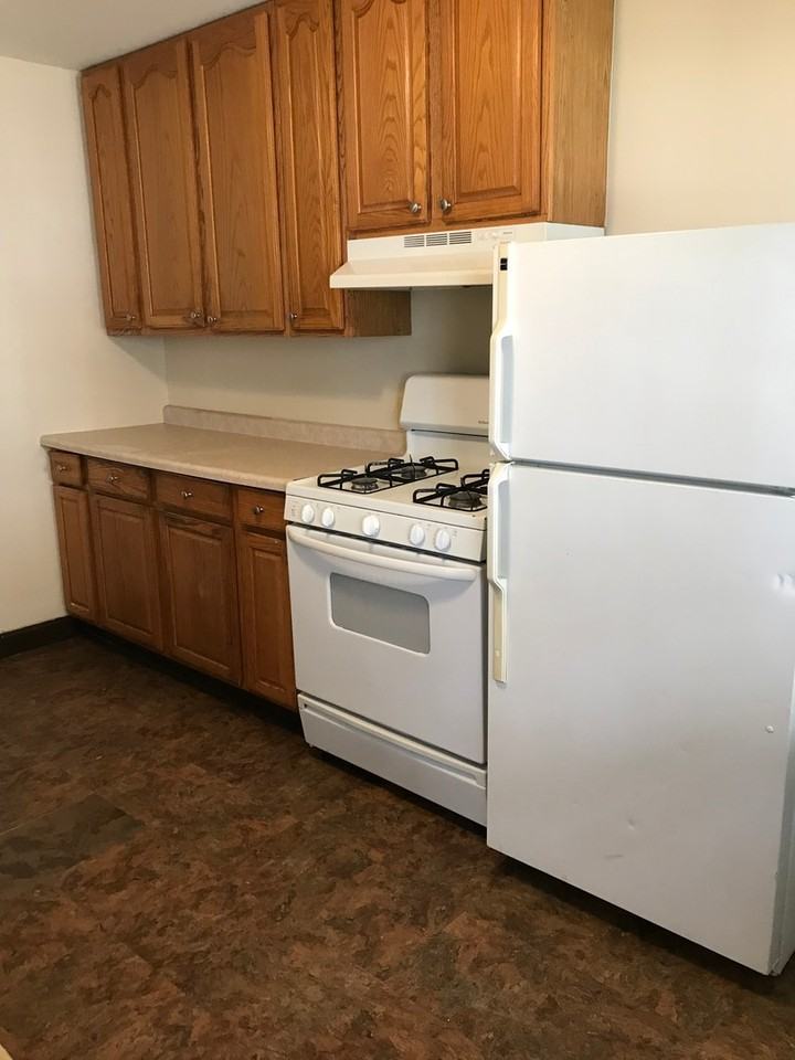 359 Cedar St - Photo 2 of 11