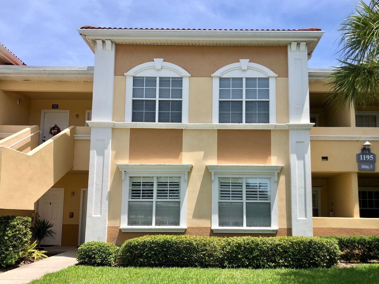1195 Villagio Cir #203