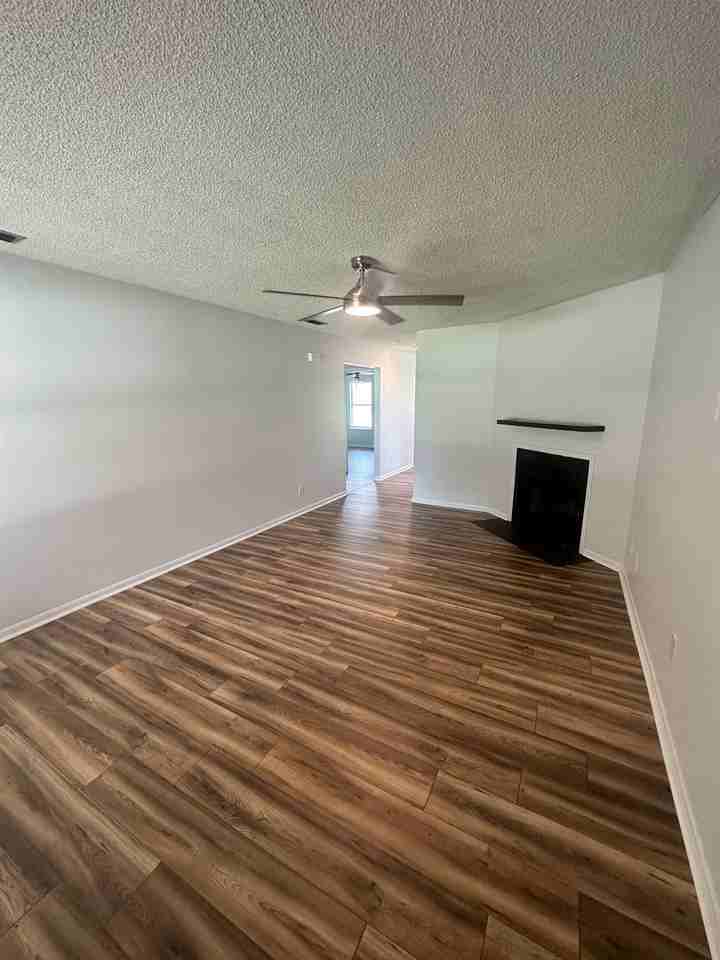 4 Westbrook Cir Apt A - Photo 3 of 32