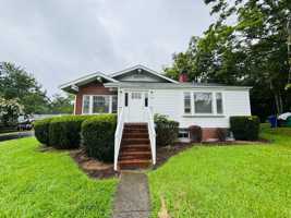 featured image of 901 S Main St
