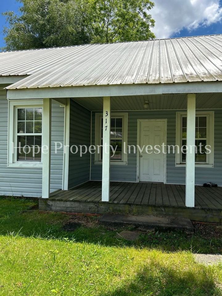 317 S 8th Ave - Photo 2 of 8