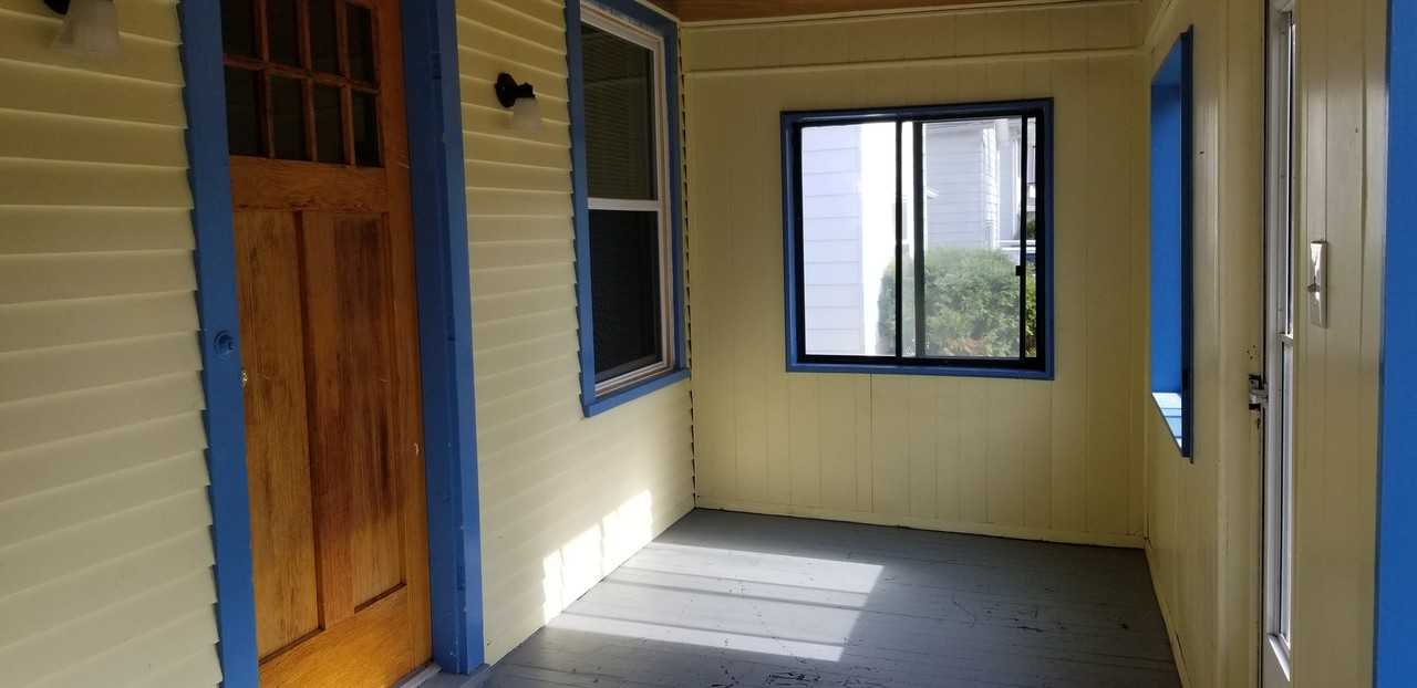 1722 Sinclair St - Photo 2 of 12