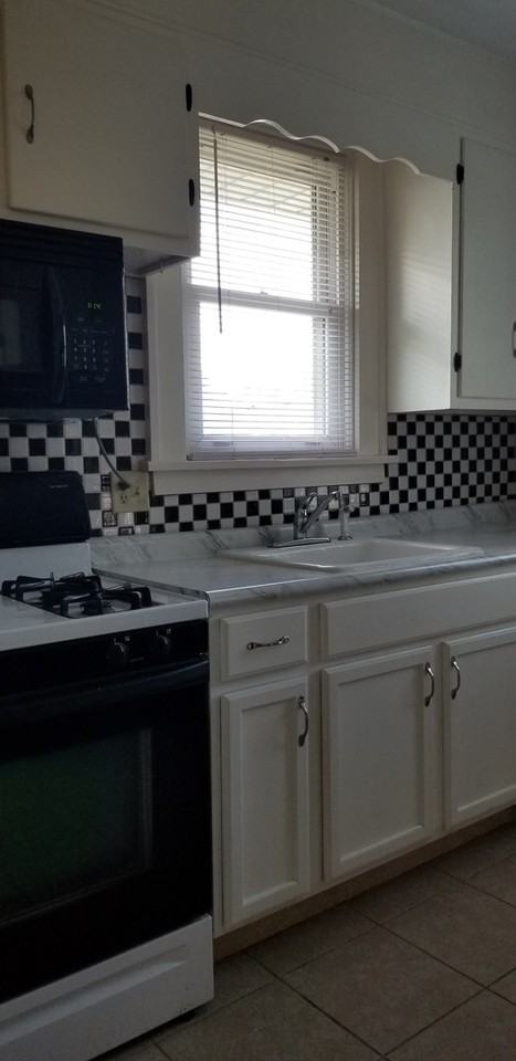 1722 Sinclair St - Photo 4 of 12