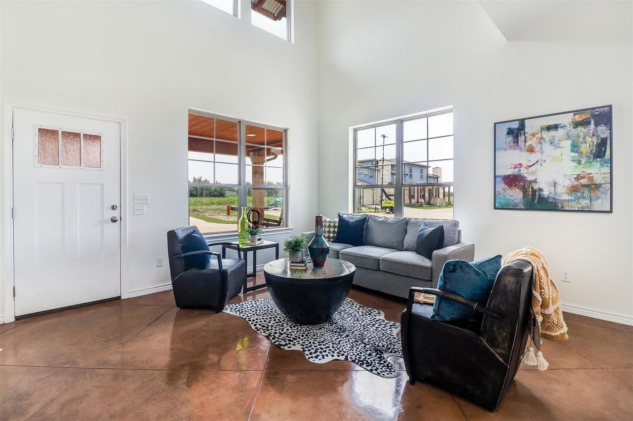 105 Perch Dr - Photo 5 of 34