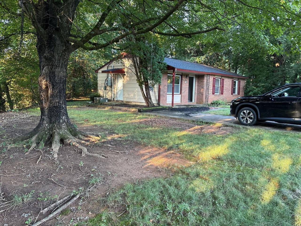 304 Merrywood Dr - Photo 2 of 17