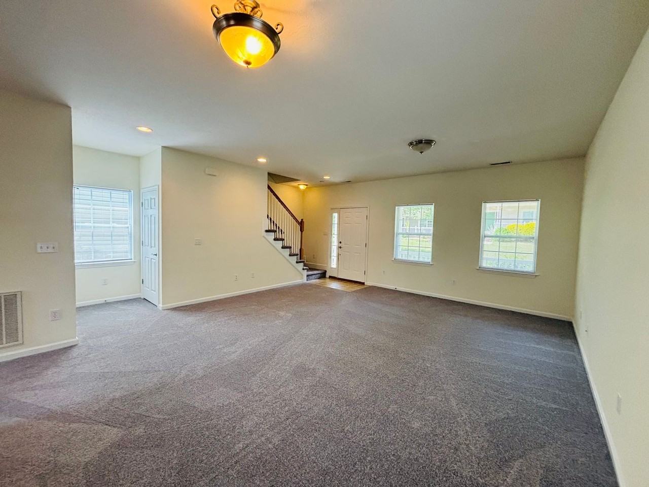 1719 Aden Ln - Photo 4 of 15