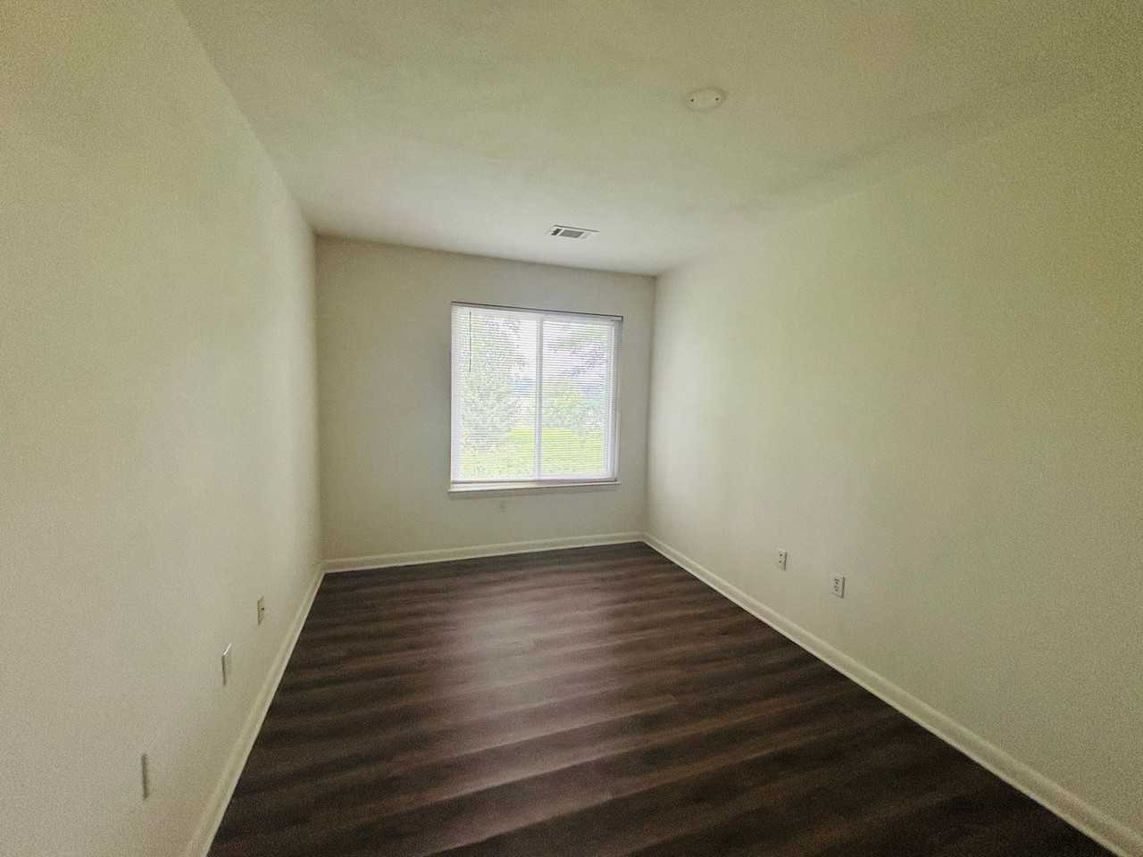 1210 University Terrace - Photo 6 of 14