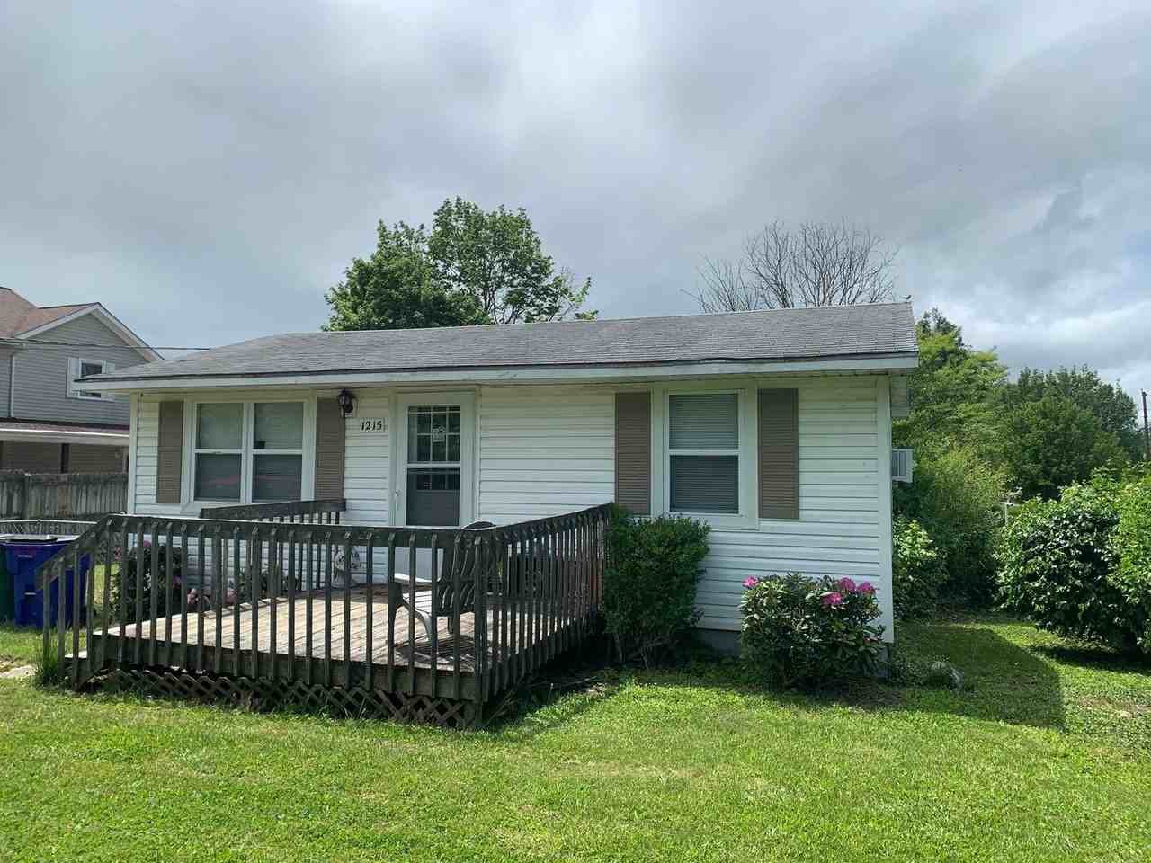 1215 Orchard St - Photo 4 of 4