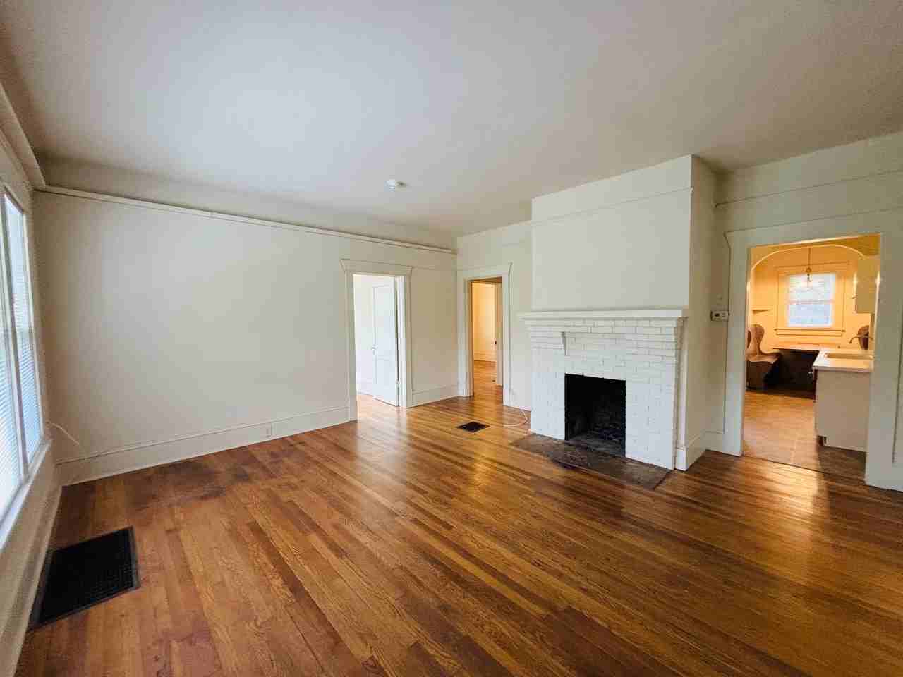 903 S Main St - Photo 2 of 18