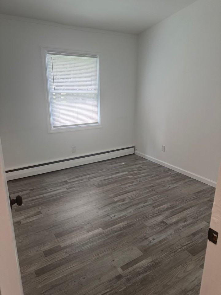 1426 Sewell Ave - Photo 2 of 14