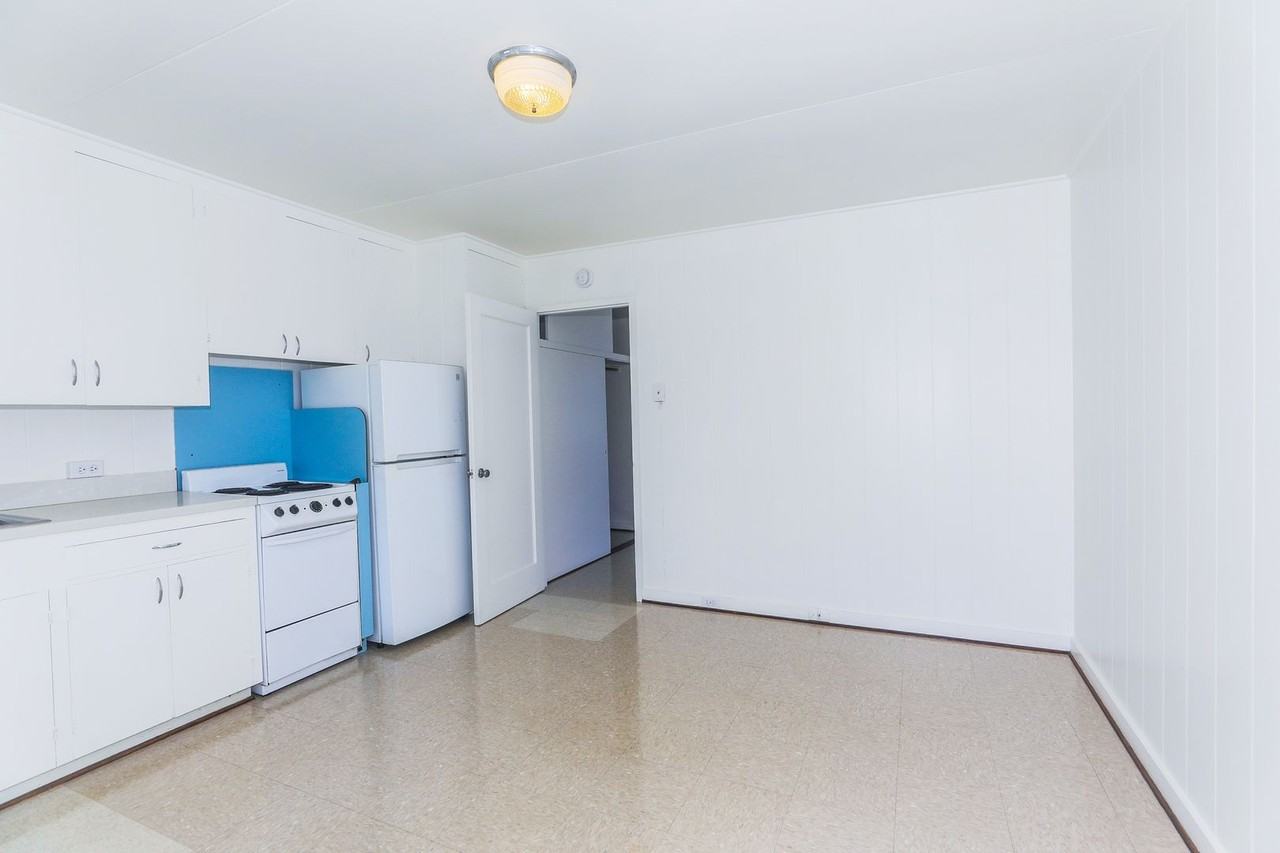 1918 Waiola St #4 - Photo 4 of 19