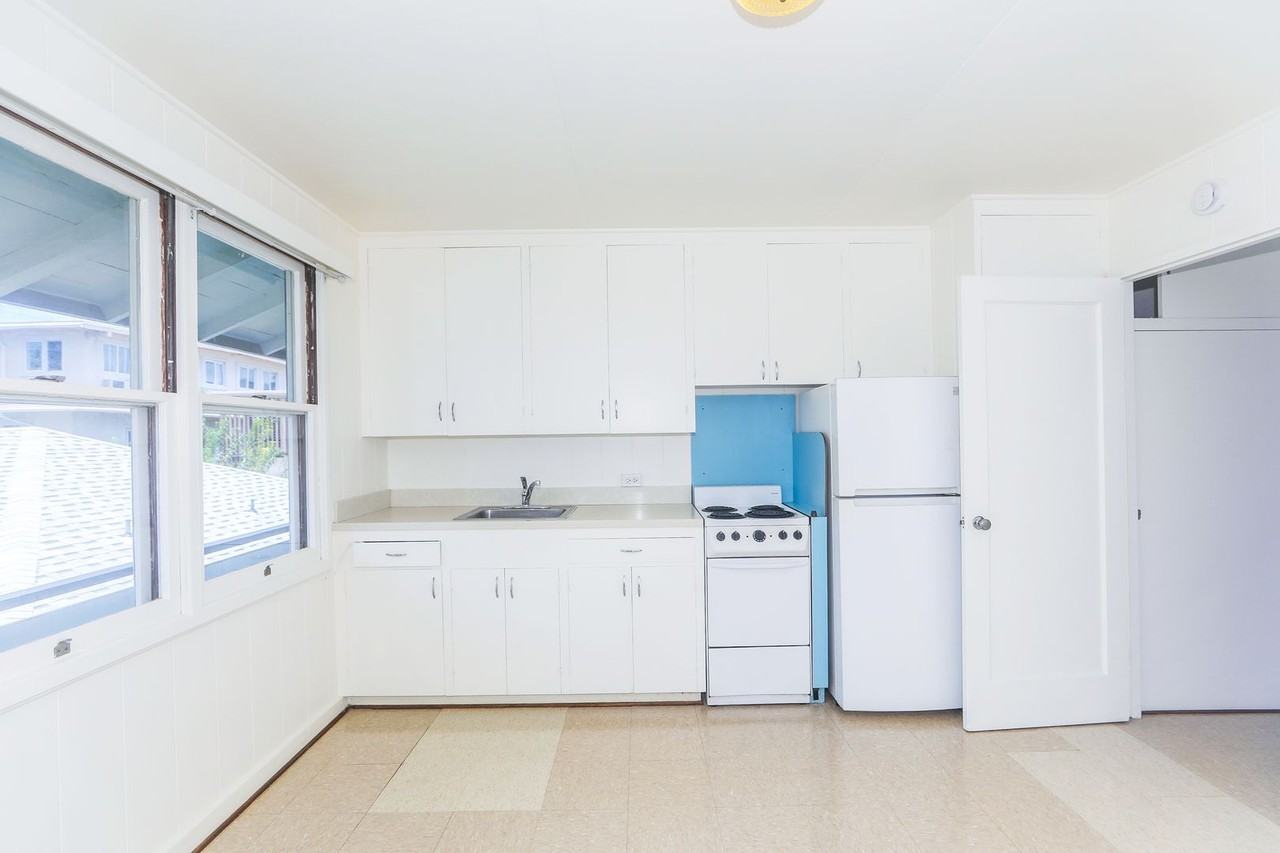 1918 Waiola St #4 - Photo 6 of 19