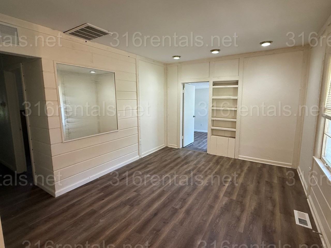 926 Harding St - Photo 2 of 11
