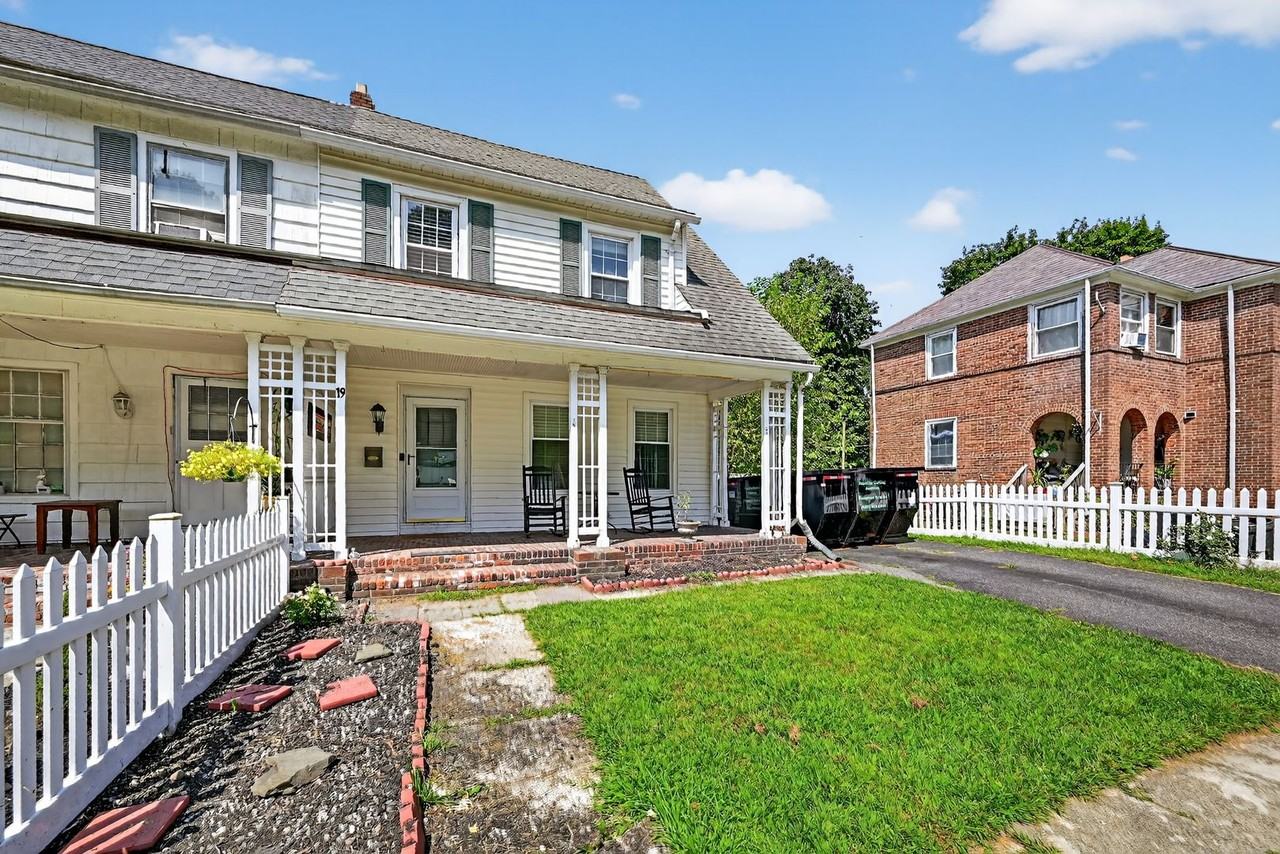 19 Farrell St - Photo 2 of 31