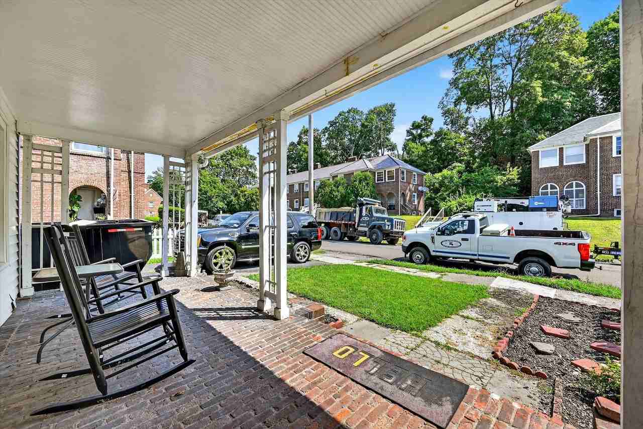 19 Farrell St - Photo 5 of 31