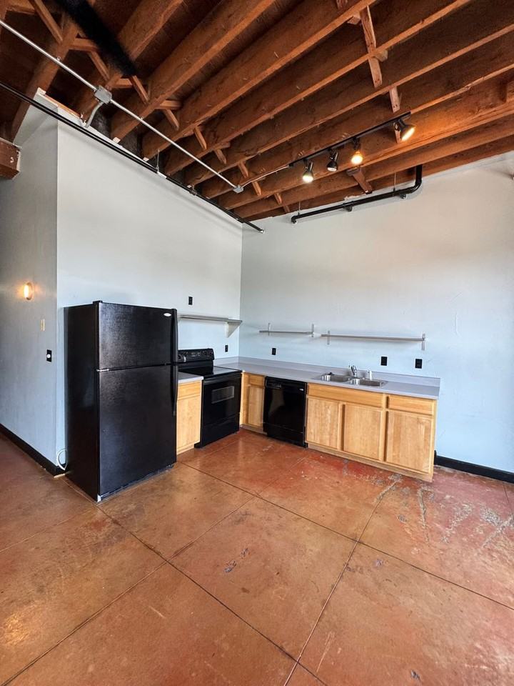 331 E Water St #302 - Photo 7 of 9