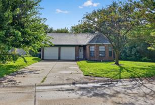 8937 Summer Walk Dr E - Photo 1 of 1