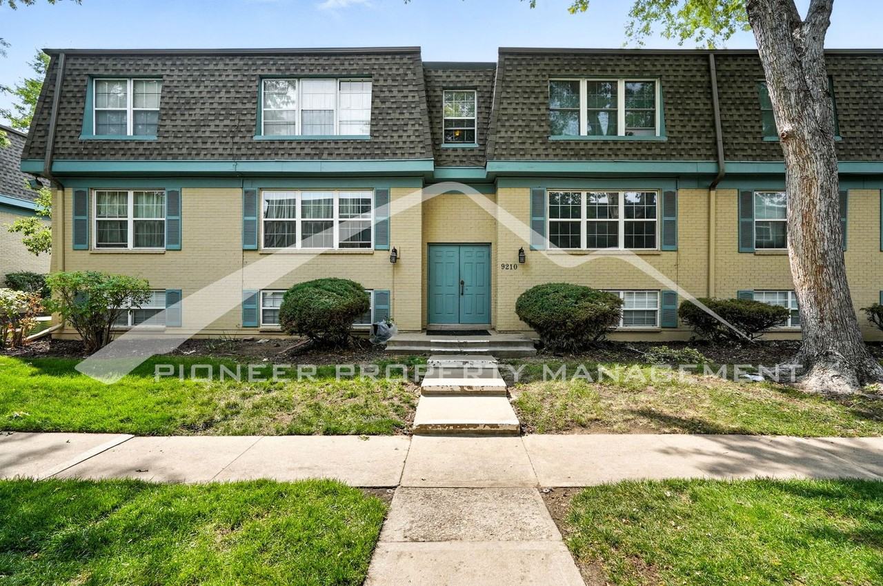 9210 E Girard Ave #9