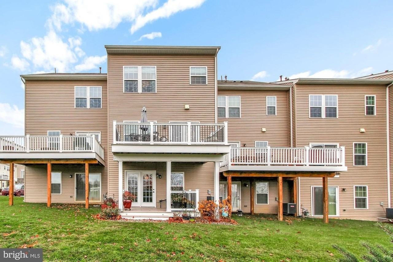 927 Brechin Ln - Photo 4 of 42