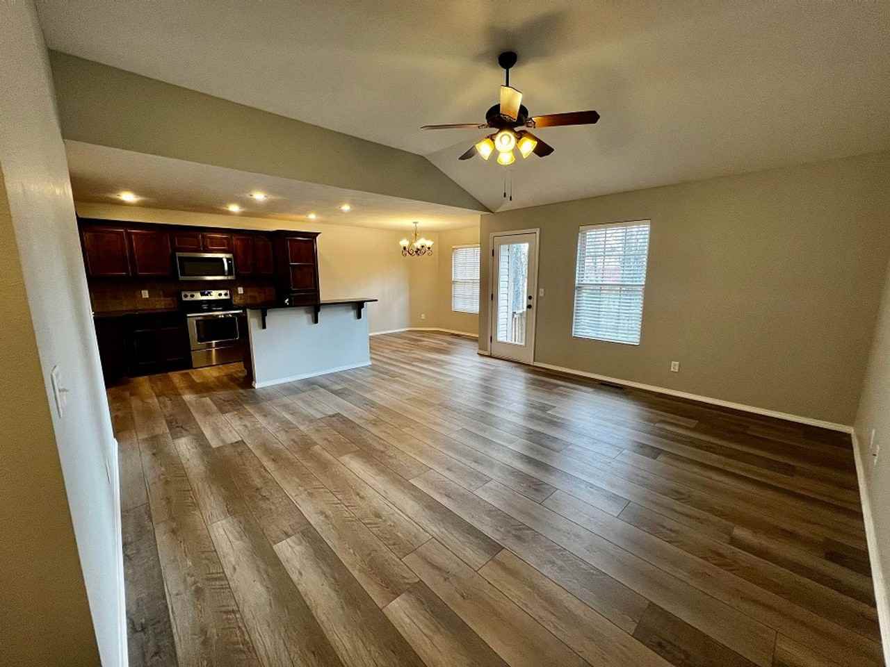 4564 W Greenridge St - Photo 2 of 11