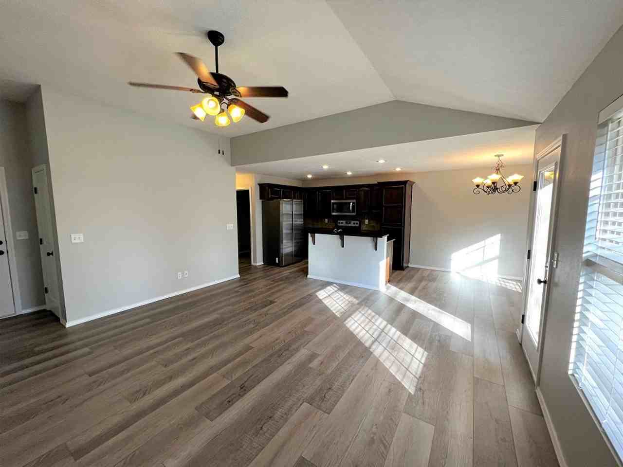 4564 W Greenridge St - Photo 3 of 11