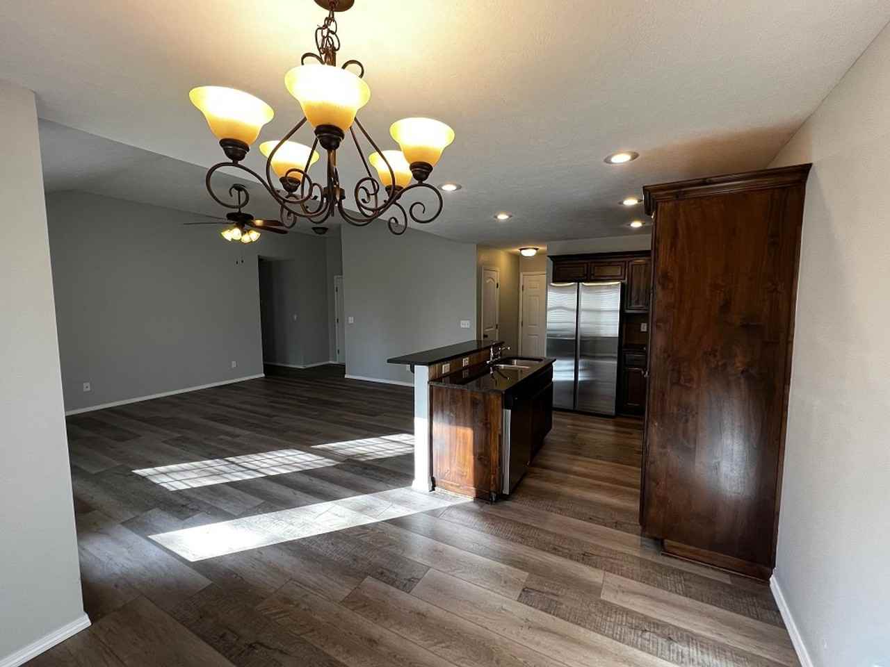 4564 W Greenridge St - Photo 4 of 11