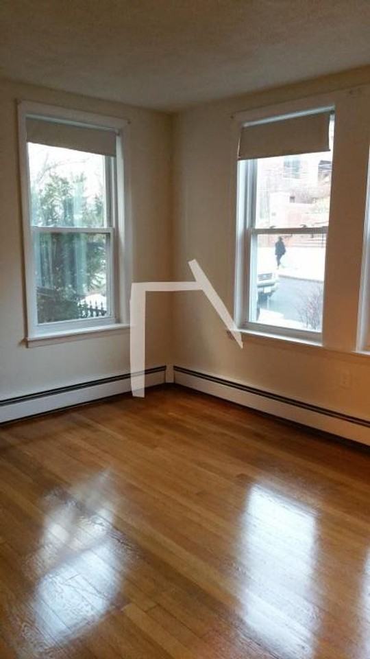 312 Tappan Street - Photo 2 of 7