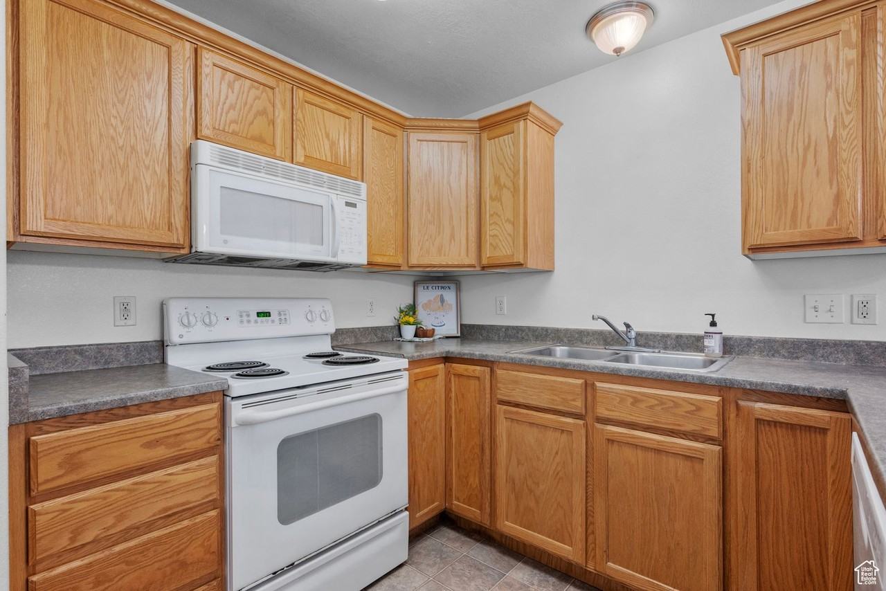 3531 E Rock Creek Rd #C7 - Photo 7 of 20
