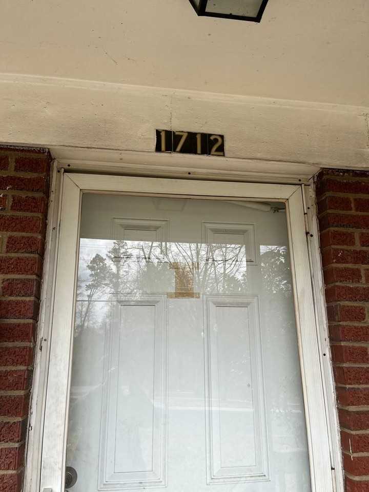 1712 Catherine Simmons Ave - Photo 2 of 4