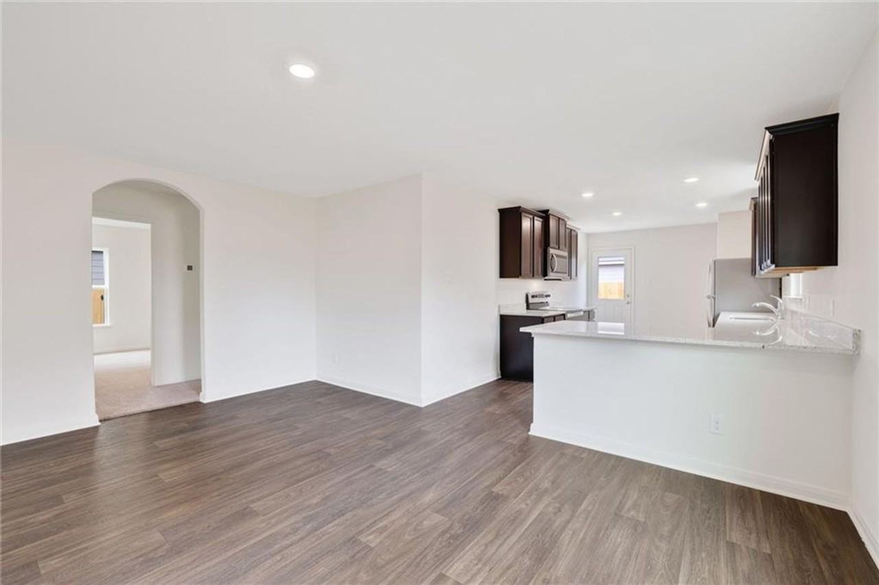 217 Sunnymeade Ln - Photo 3 of 10