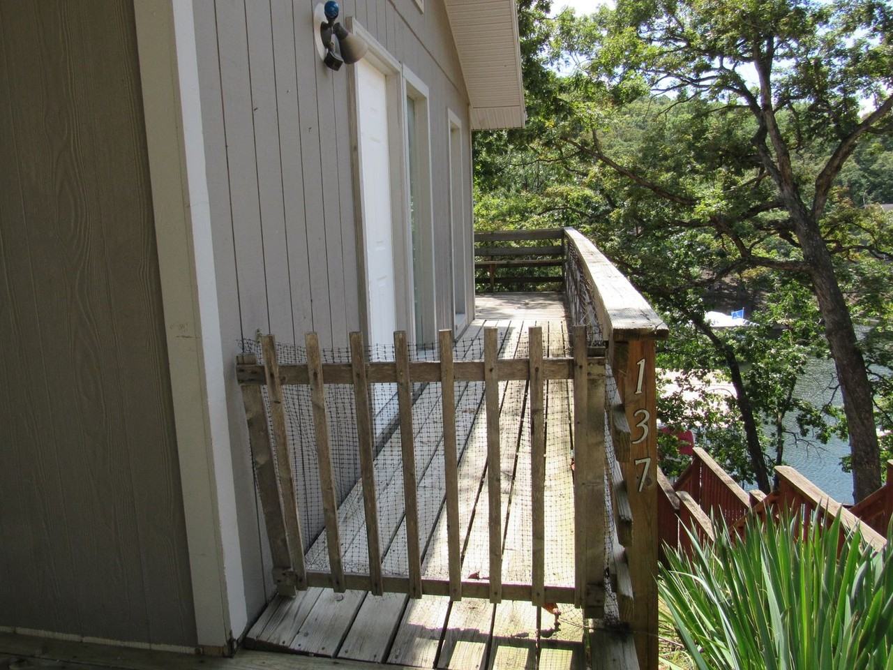 137 Walnut Dr - Photo 3 of 22