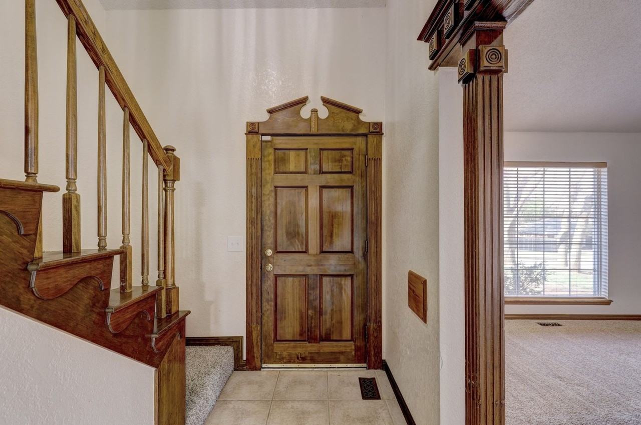 2821 Shady Tree Ln - Photo 3 of 16