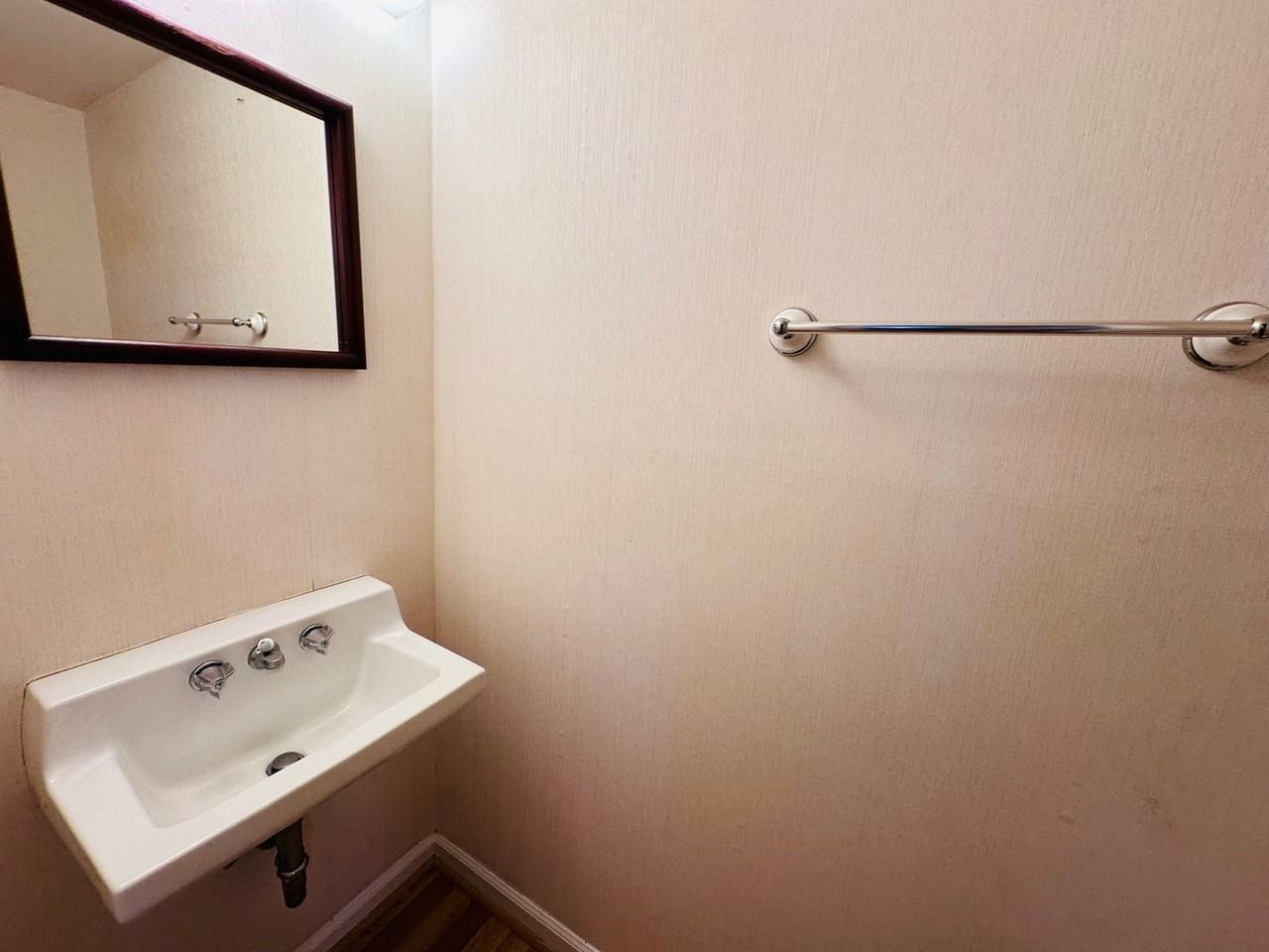 109 Yorkshire Ct - Photo 6 of 14
