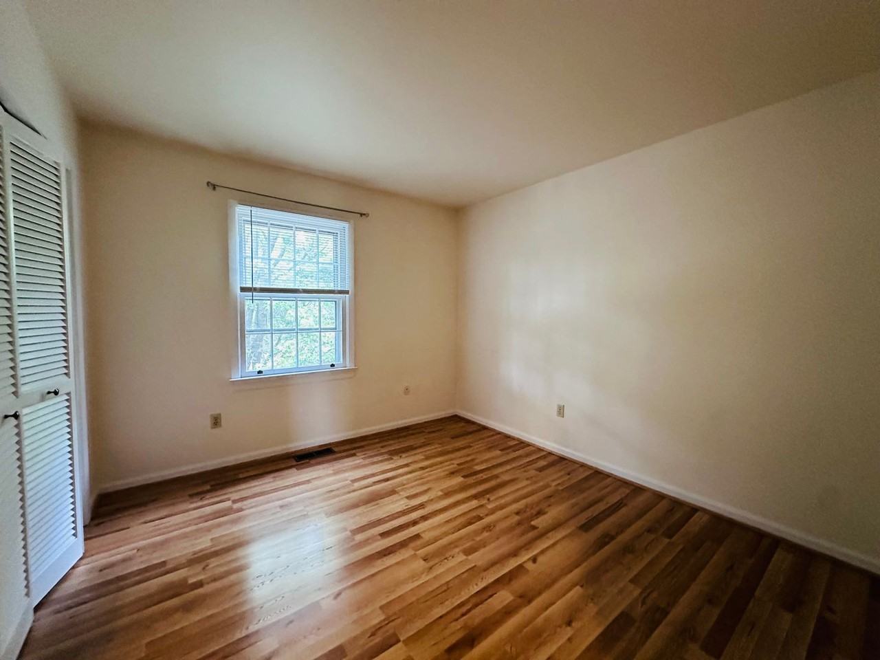 109 Yorkshire Ct - Photo 7 of 14