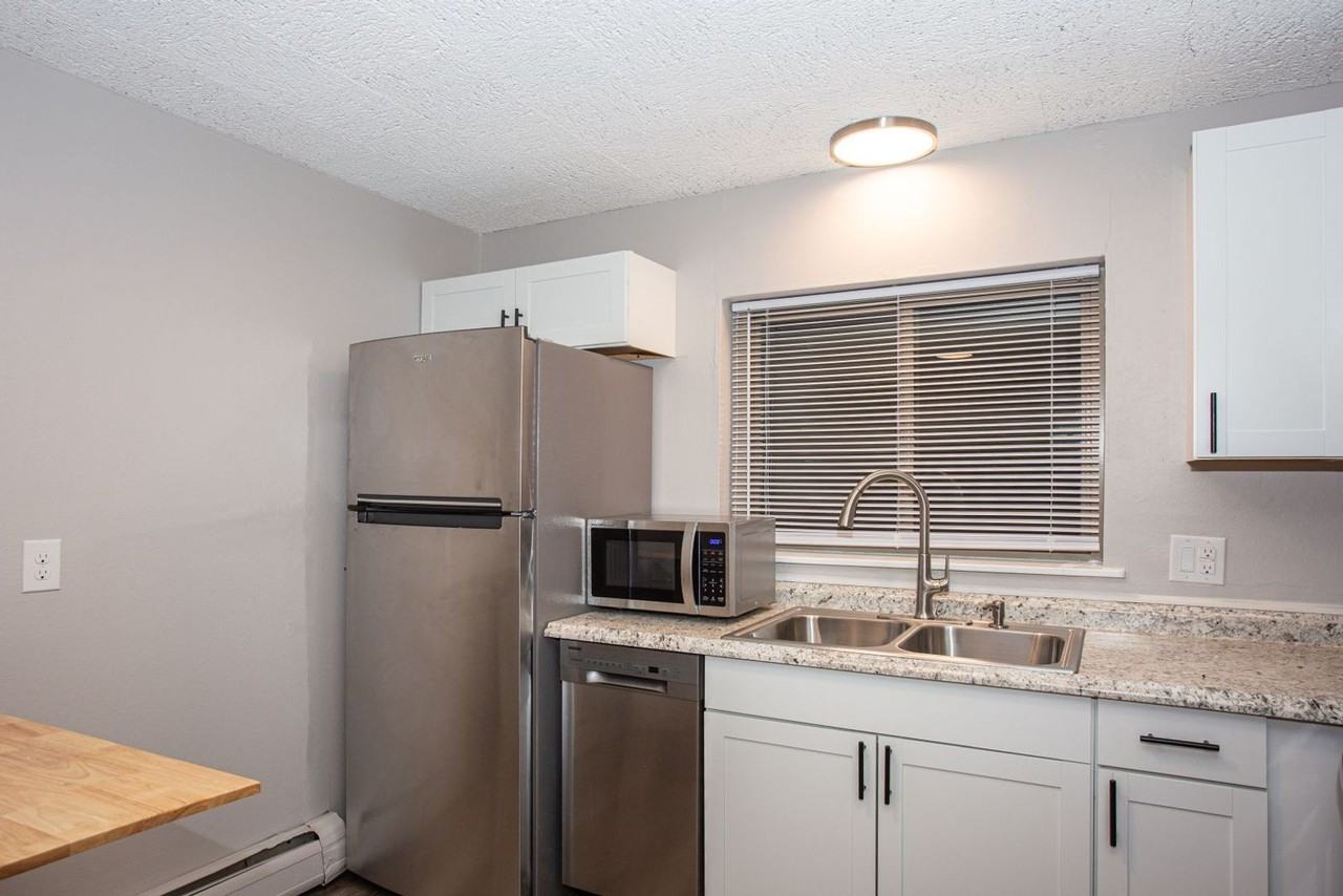 1A Tyrollean Terrace Bld C - Photo 4 of 17