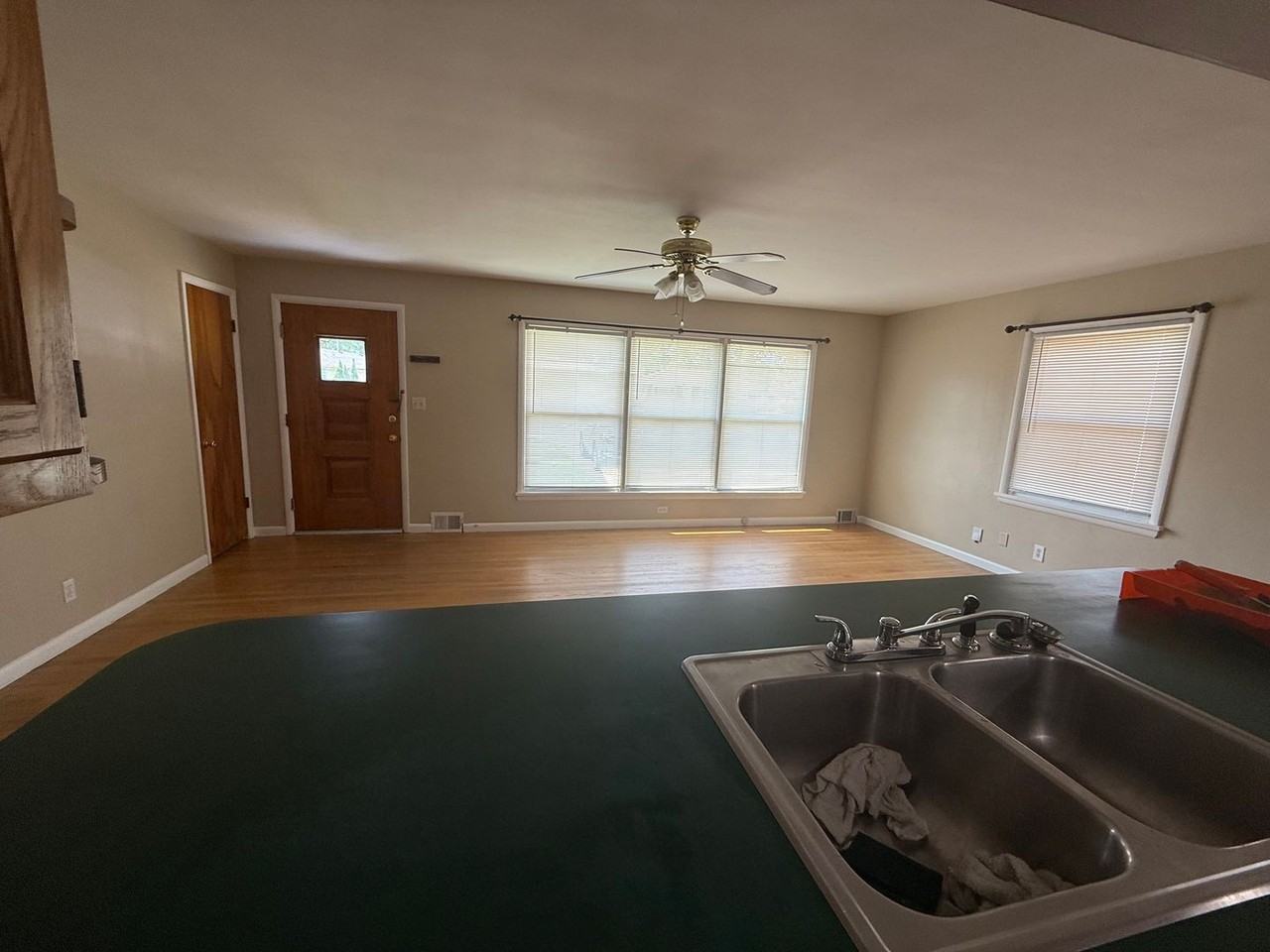 1523 Anna Ln - Photo 3 of 14