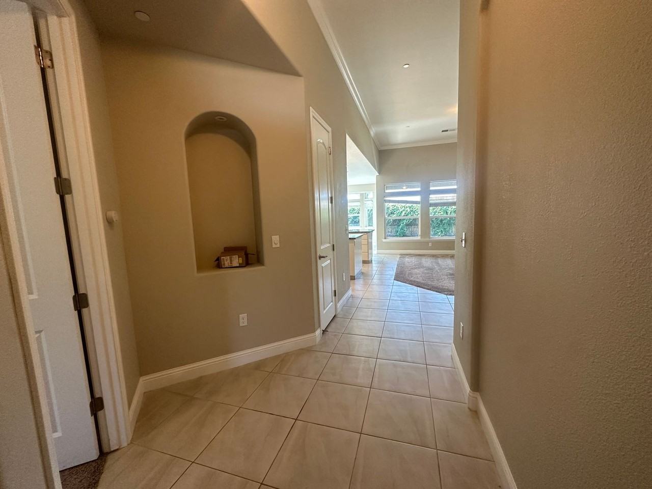 462 Hart Dr - Photo 2 of 28