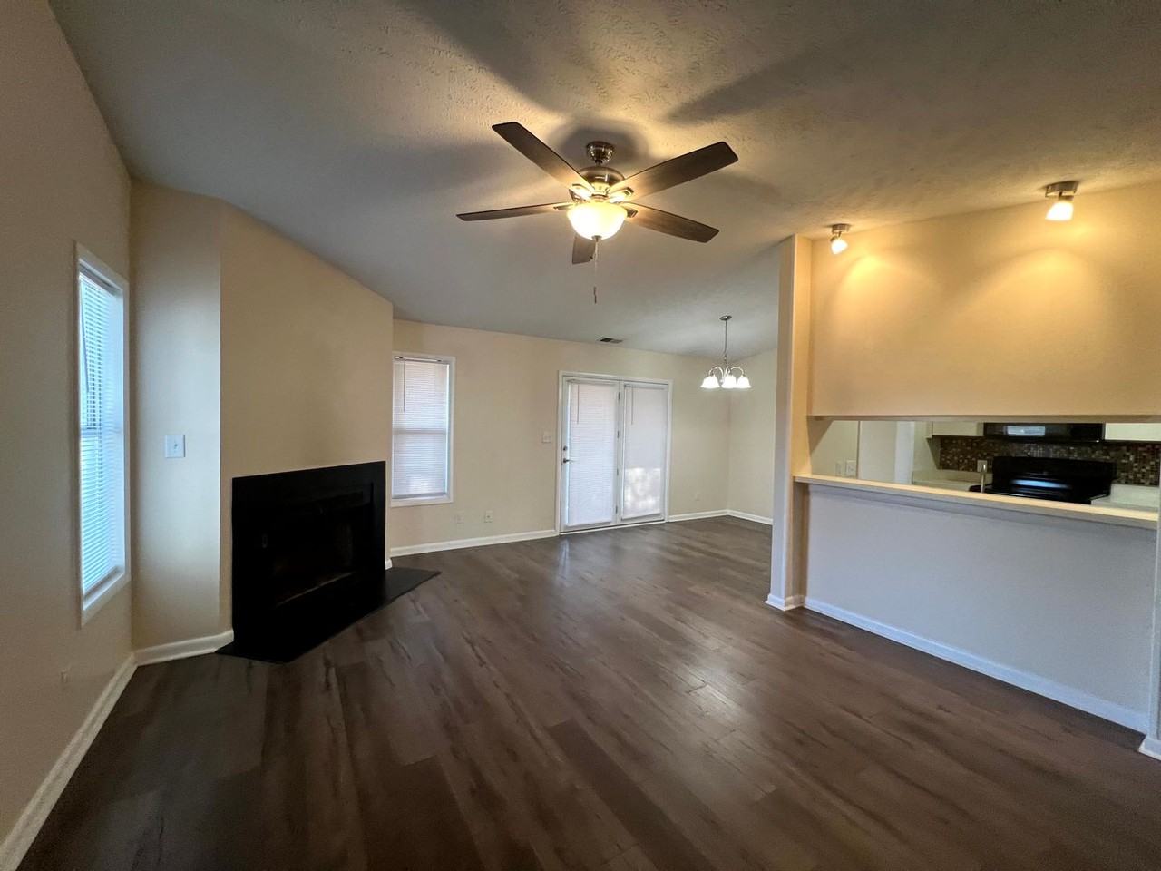 676 Bartons Landing - Photo 3 of 17