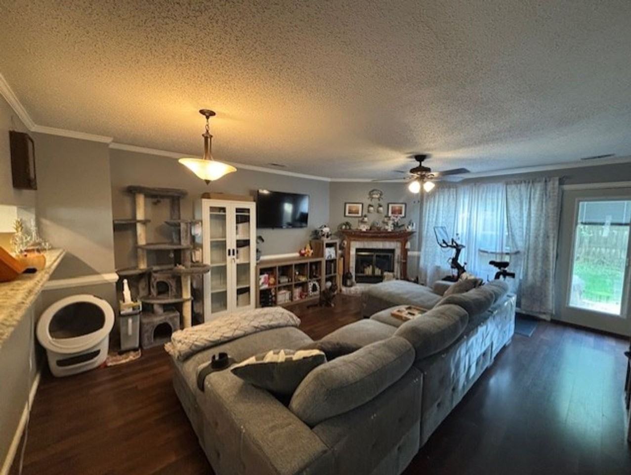 1220 Basswood Ct - Photo 3 of 14