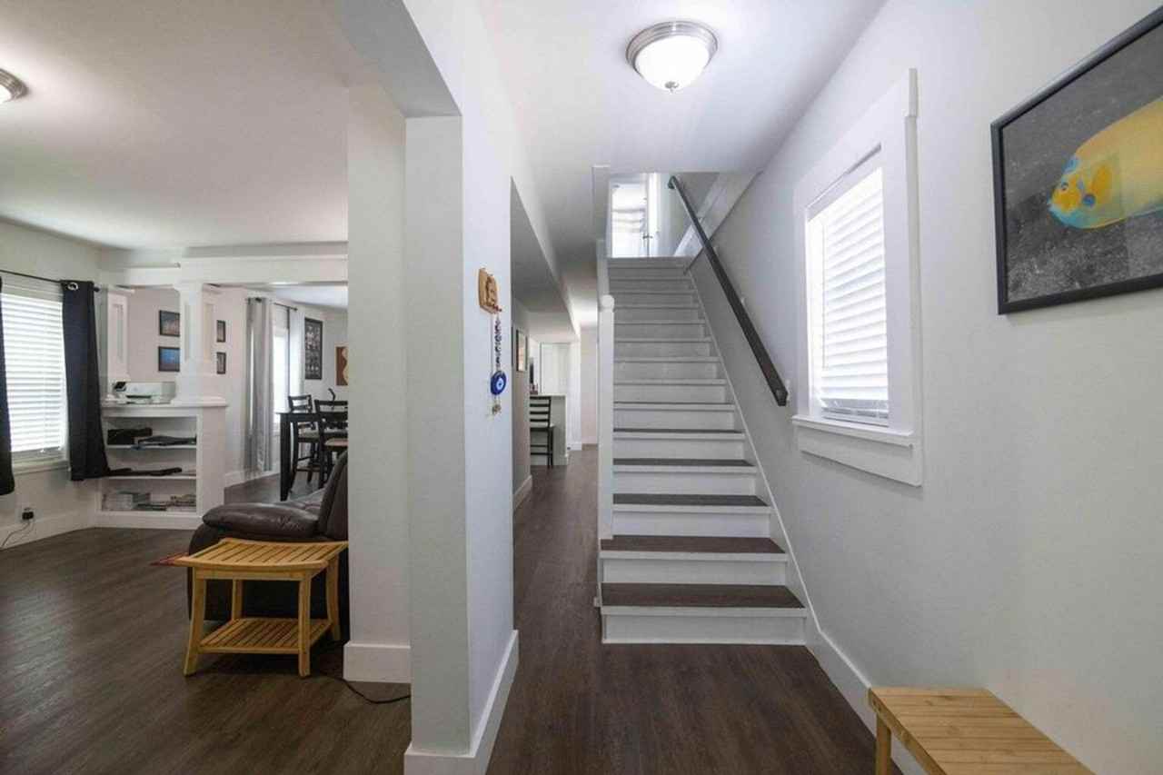 915 3rd St - Photo 5 of 33