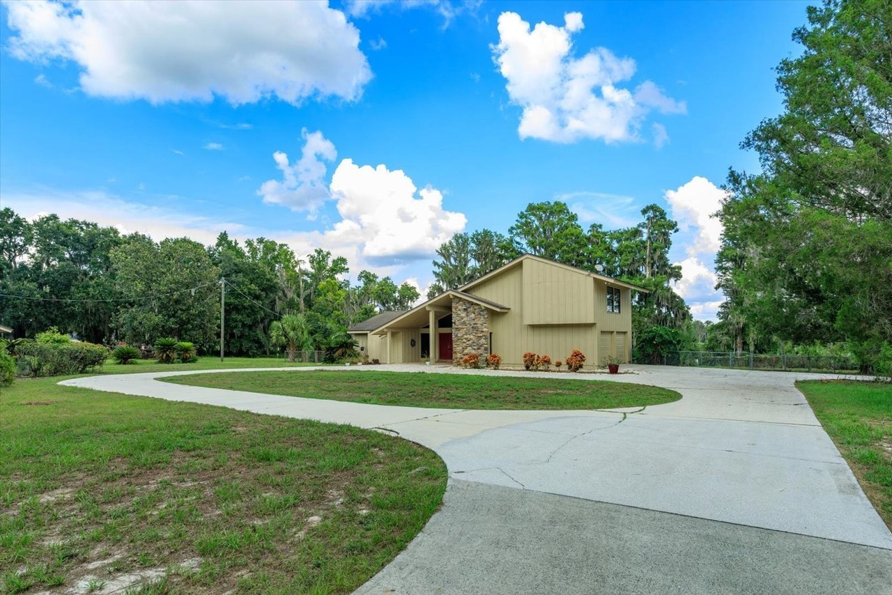 8728 State Road 33 - Photo 3 of 30