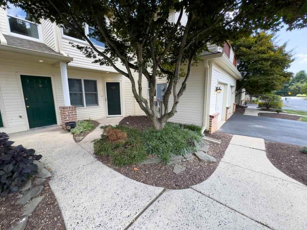 162 Lindfield Cir - Photo 4 of 29