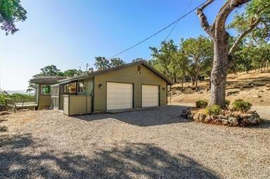 8251 Toloso Rd - Photo 3 of 23