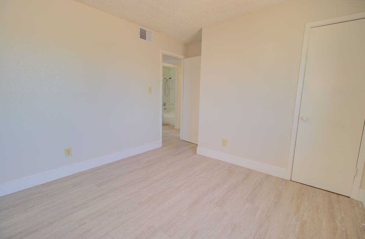 518 W Battaglia Rd - Photo 2 of 21