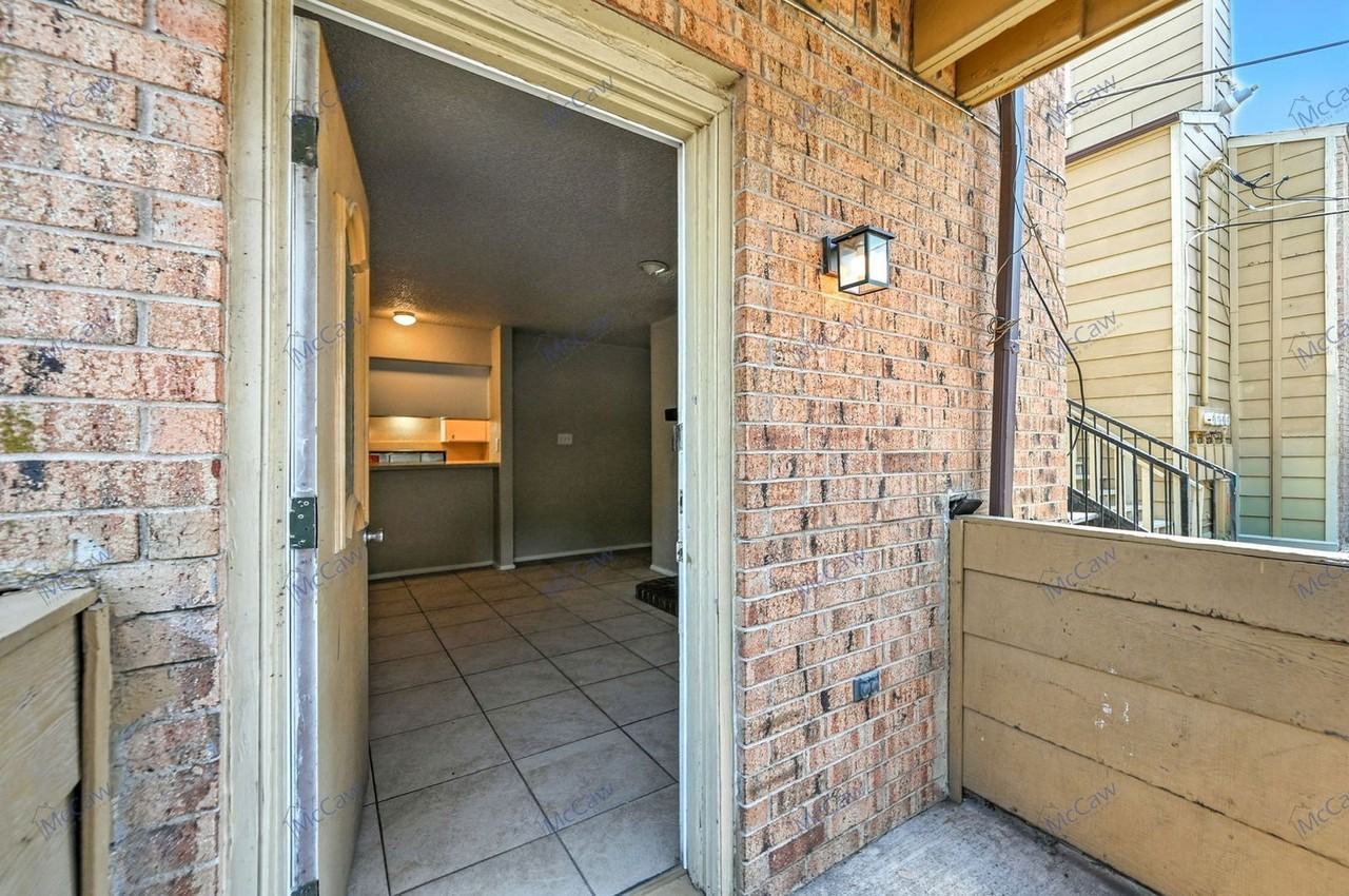 6176 Vega Dr - Photo 3 of 16